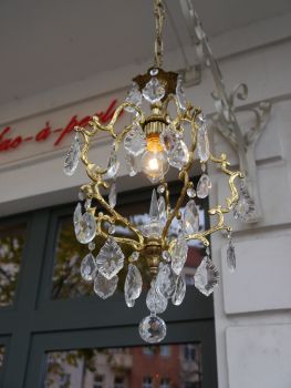 Preview: lustre bronze doré cristal ornements antiques forme vieux Preview: lustre bronze doré cristal ornements antiques forme vieux
