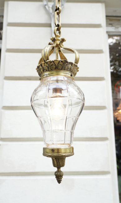 Antike französische Hängelampe aus Bronze & geschliffenem Glas – Louis XVI Stil