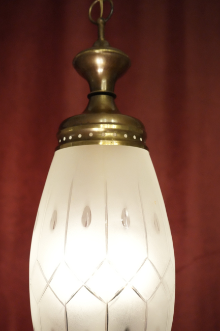 schmale feine Art Deco Lampe Bronze satiniertes Glas