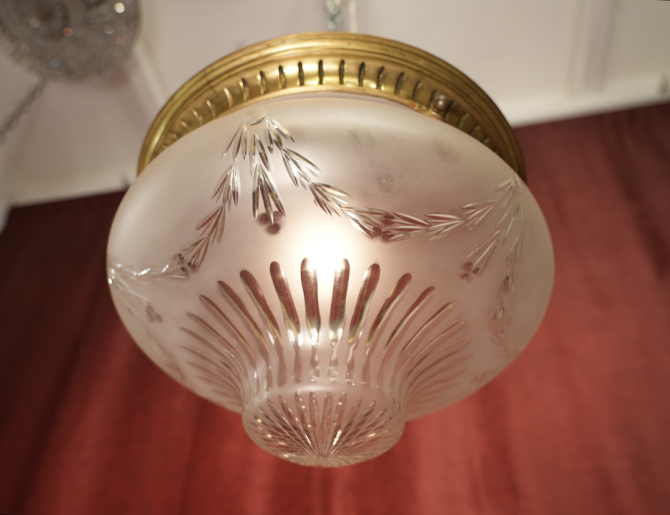 Preview: massive antike Bronze Lampe einflammig schöne Glashaube