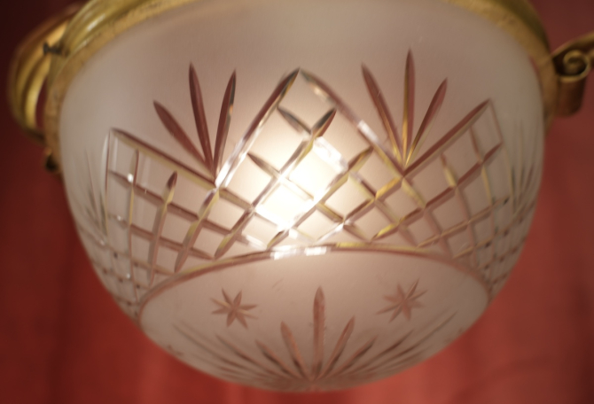 schöne schlichte Jugendstil Lampe Goldbronze