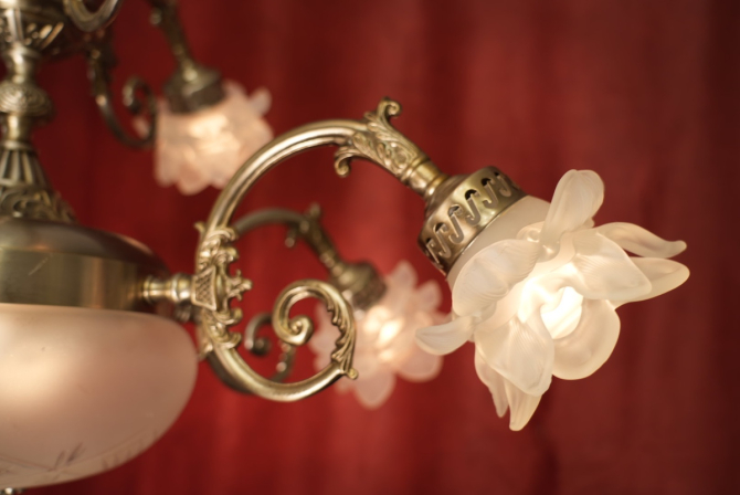 alte Jugendstil Lampe in Nickel silber Rosenblattschalen