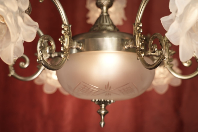 alte Jugendstil Lampe in Nickel silber Rosenblattschalen