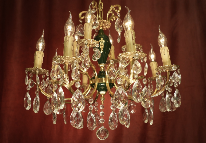 Preview: wunderschöner französischer Lüster Goldbronze und Grünlack 12 flammig