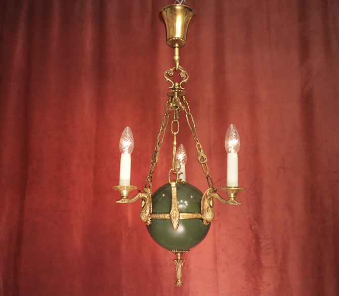 Beautiful 3-light Empire chandelier in green lacquer with figurative design