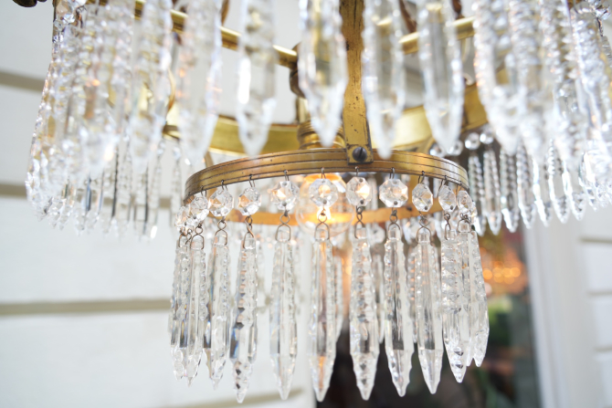 Empire Kronleuchter/ antike Lampe mit seltenem Zapfenschliff Kristallbehang 4-flammig