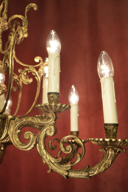 Preview: Spanischer Bronze-Kronleuchter – 12-flammig – um 1920–1930