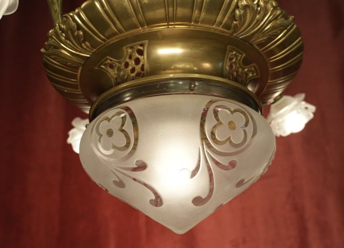 Preview: Antiker französischer Jugendstil-Bronzeleuchter mit Rosengläsern und großer geschliffener Zentralschale um 1900