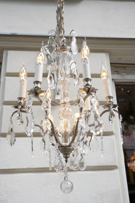 Französischer Kristallkronleuchter, 9-flammig, versilbert, um 1890–1910