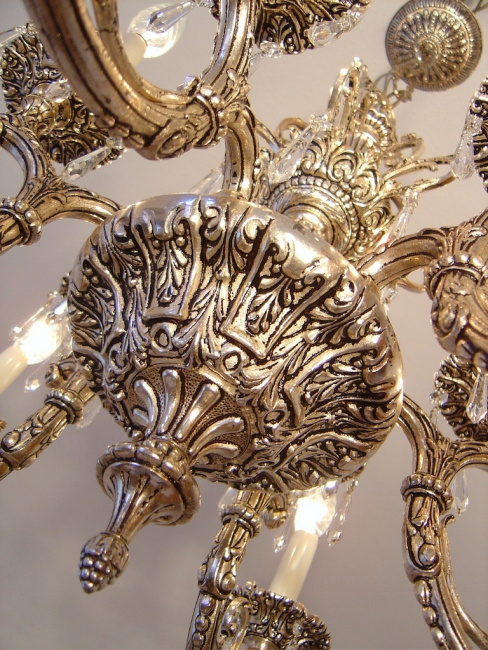 Französischer Kronleuchter 12-flammig 2-etagig Messing Silber Kristall um 1970