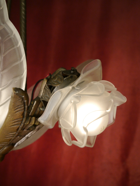 schöne Art Deco Lampe Bronze satiniertes Glas mittelgroß 4 flammig