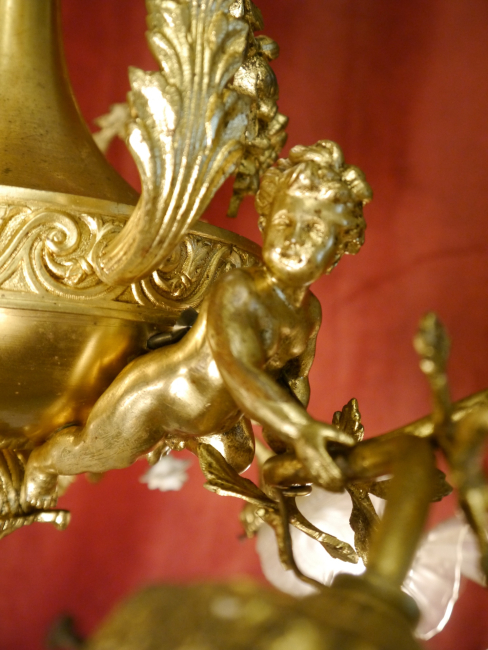 Beautiful tall antique Art Nouveau lamp gold bronze, satin rose petal bowls 7 lights