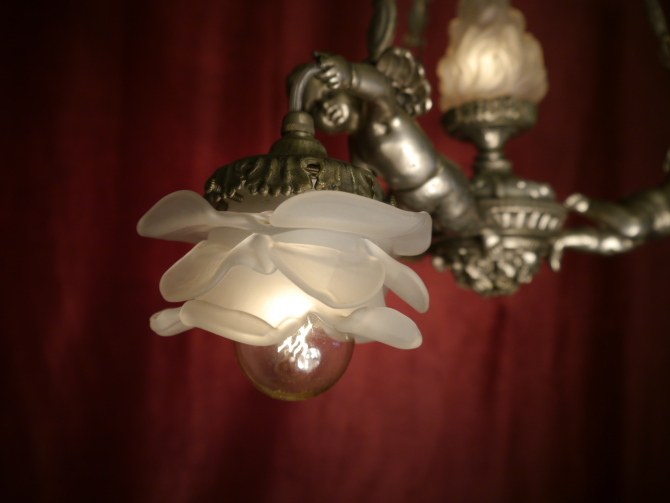 Beautiful antique Art Nouveau lamp, bronze nickel silver-colored, 3 lights