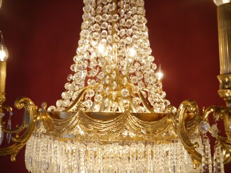 Großer Empire Kristall Korblüster Ø 83 cm – 15-flammiger Kronleuchter mit Goldbronzepatina