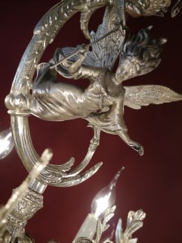 Glücksbringer - große Fee-Figur Kronleuchter silberfarben mit 12 Lampen