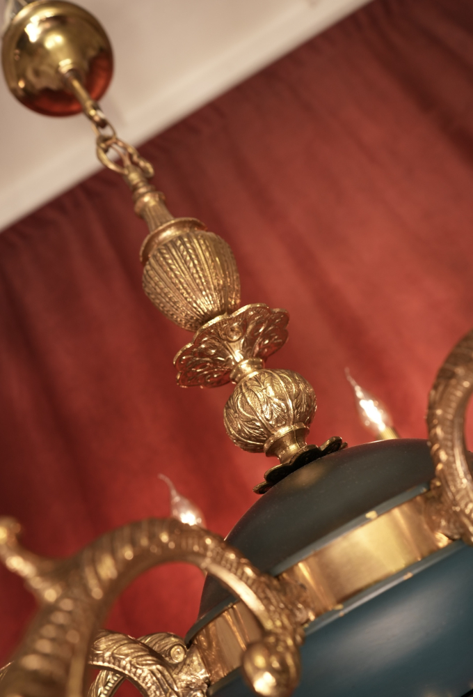 schöner Empire Kronleuchter seltene Farblackierung 8 flammig