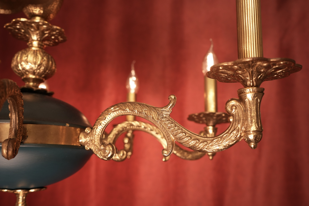 schöner Empire Kronleuchter seltene Farblackierung 8 flammig