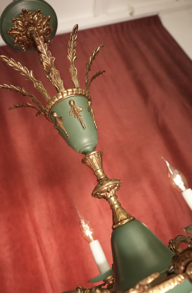 zarter kleiner Empire Kronleuchter Grünlack nicht lange im Umlauf