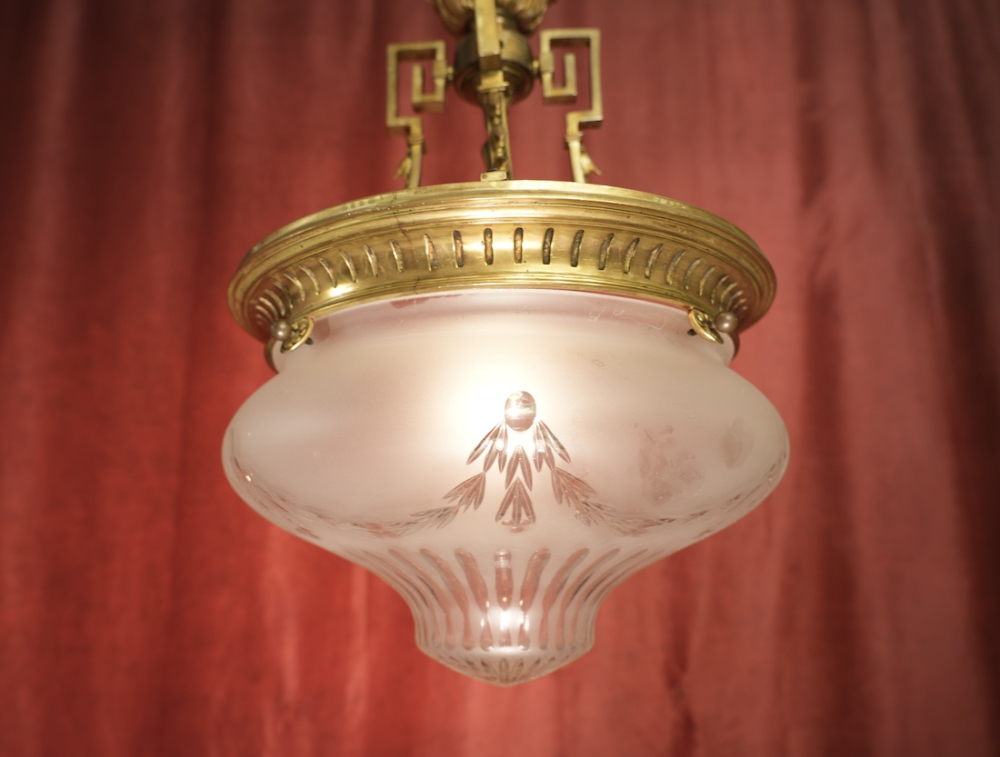 massive antike Bronze Lampe einflammig schöne Glashaube