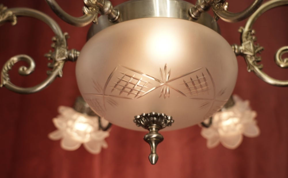 alte Jugendstil Lampe in Nickel silber Rosenblattschalen