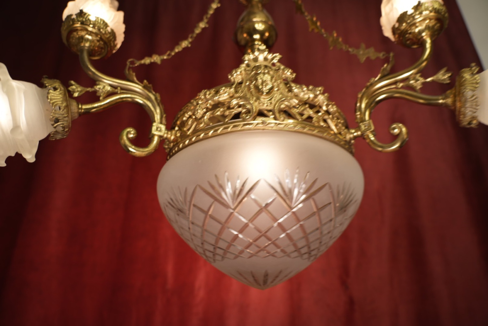 wunderschöne alte Messing Lampe 7 flammig glänzend satiniertes Glaswerk