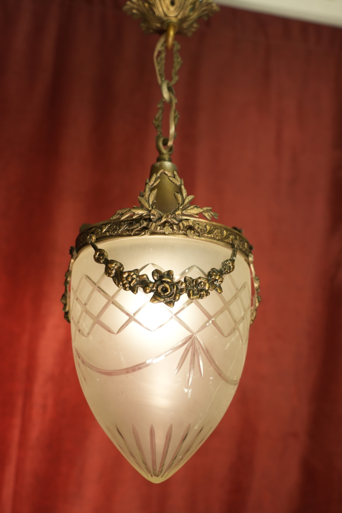 großer Jugendstil Tropfen Kronleuchter Leuchter Messing satiniertes Glas