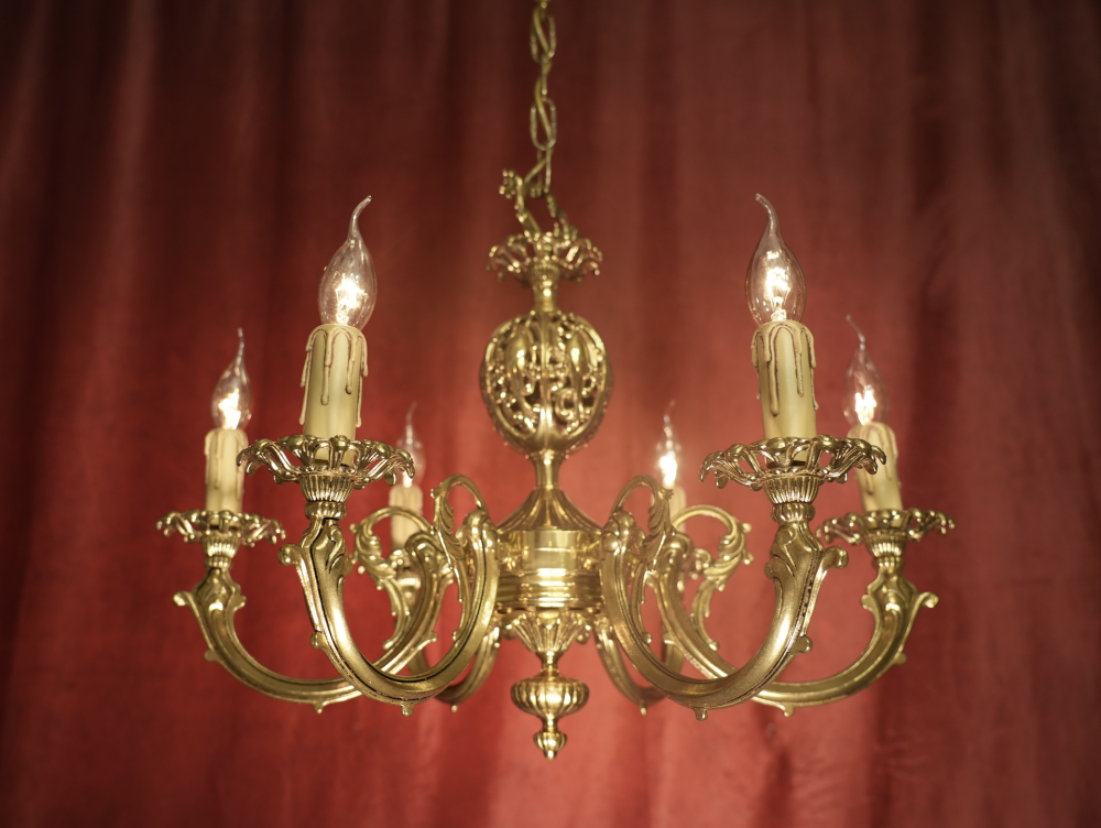 Eleganter spanischer Messing-Kronleuchter mit sechs Armen