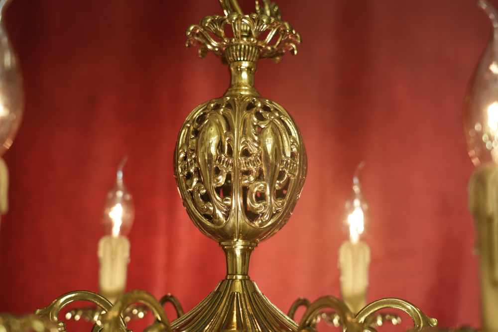 Eleganter spanischer Messing-Kronleuchter mit sechs Armen