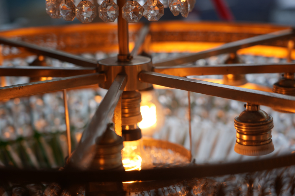 wunderschöner großer Korblüster Messing filigran 12 flammig