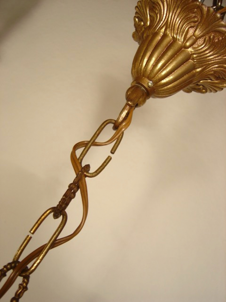 alter kleiner Putten Kronleuchter Messing Kristallbehang