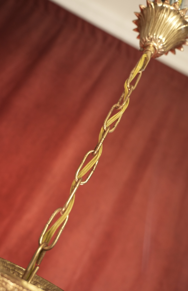 schöner mittelgroßer Strass-Kristall-Lüster Goldbronze 8 flammig