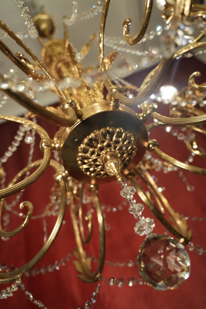 schöner mittelgroßer Strass-Kristall-Lüster Goldbronze 8 flammig