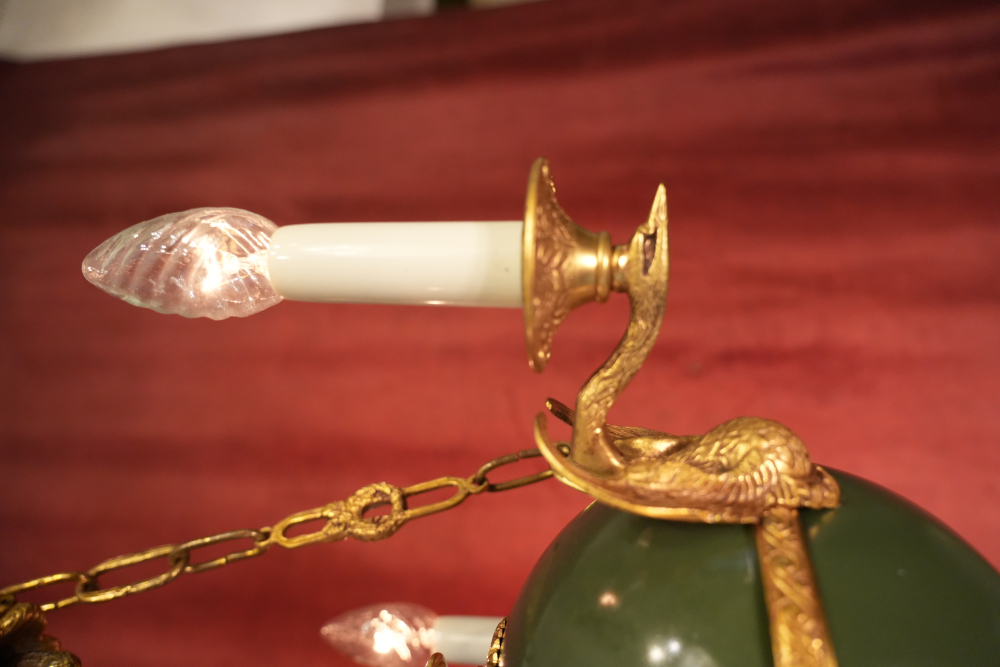 Beautiful 3-light Empire chandelier in green lacquer with figurative design