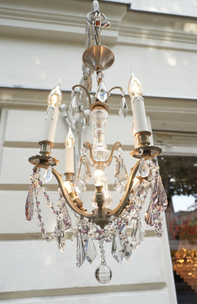 Französischer Kristalllüster mit silberfarbener Patina und Amethystkristallen, um 1900
