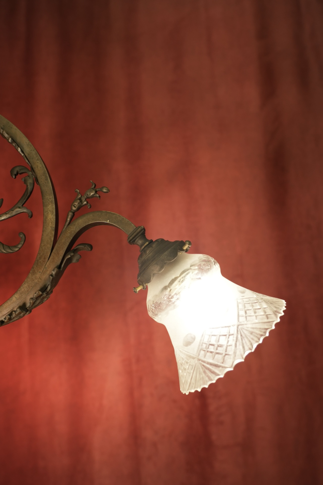Großer französischer Jugendstil-Kronleuchter aus Bronze mit Löwenköpfen um 1920
