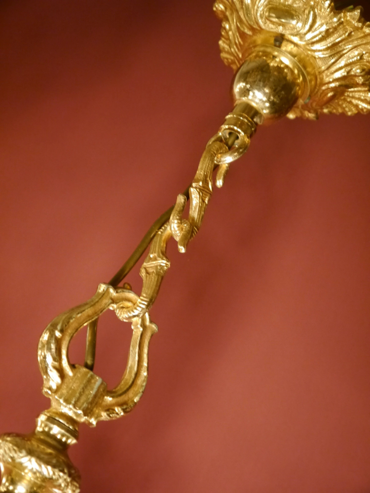 Außergewöhnlicher 10-flammiger Rokoko-Kronleuchter mit Kristallvasen und Goldbronzepatina