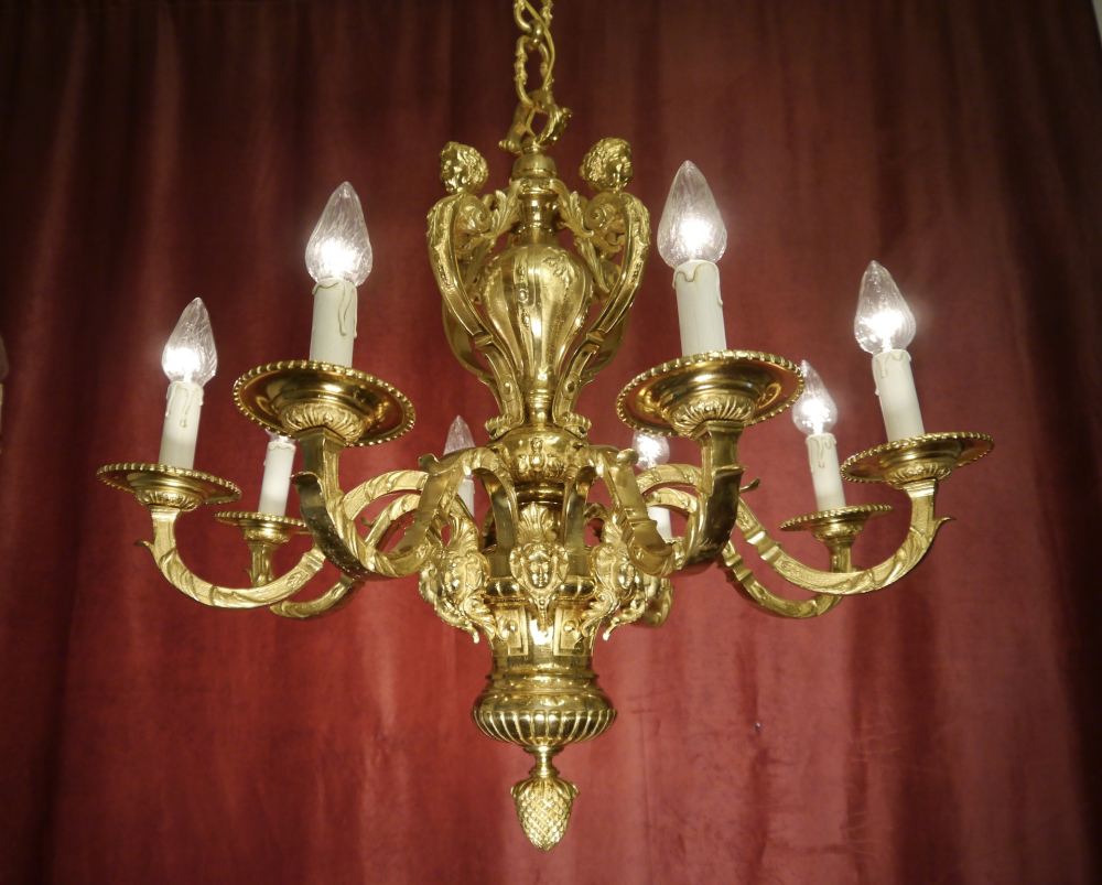 Großer figürlicher Antik-Kronleuchter aus massiv vergoldeter Bronze – Frankreich um 1880–1900