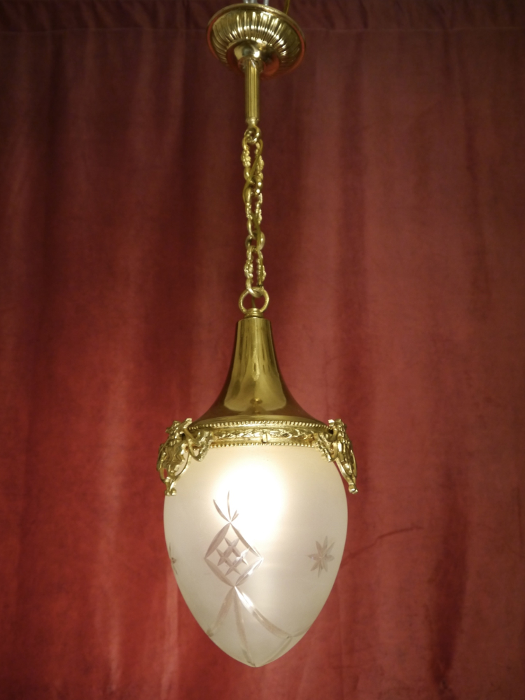 schöner schlichter Jugendstiltropfen Leuchter Lampe Messing satiniertes geschliffenes Glas