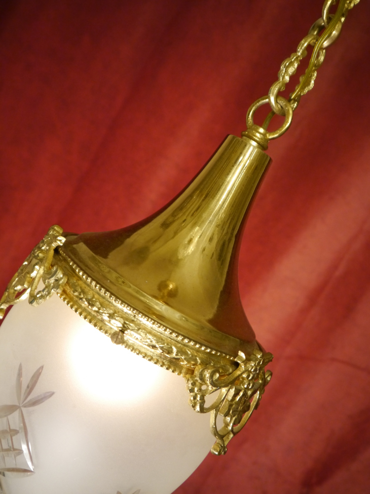 schöner schlichter Jugendstiltropfen Leuchter Lampe Messing satiniertes geschliffenes Glas