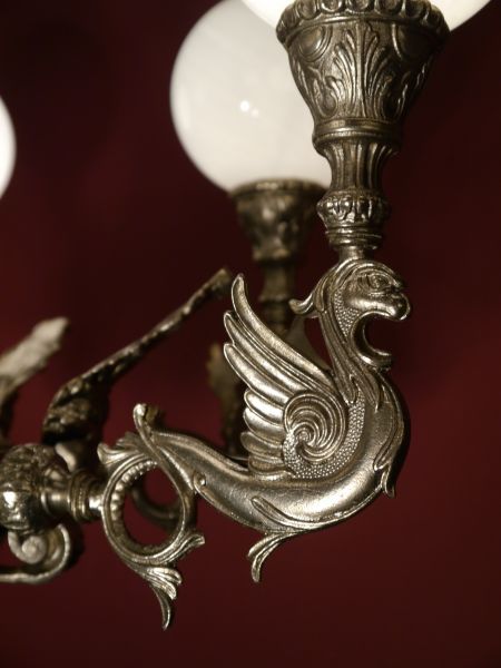 "Drachen" Kronleuchter alt vernickelt feines Opalglas, Blickfang!