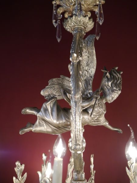 Glücksbringer - große Fee-Figur Kronleuchter silberfarben mit 12 Lampen