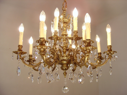 Beautiful 16 light brass chandelier fine ornaments crystal sold to Florida USA