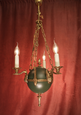 Beautiful 3-light Empire chandelier in green lacquer with figurative design
