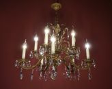 klassischer Kronleuchter messingfarben Herzform üppig Kristall