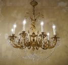 prächtiger Goldbronze Kronleuchter Kristallketten, große Putte als tragende Säule!