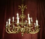 alter-grosser-Messing-Kronleuchter-geschliffene-Kristallschalen