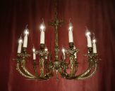 Dunkles Messing Kronleuchter erhabene Form 8 flammig