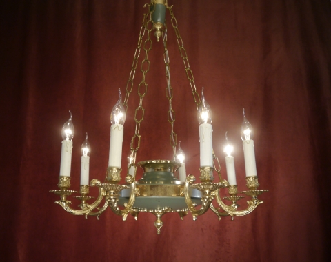 mittelgroßer Empire Kronleuchter Grünlack hell Goldbronze Messing Ketten aus Berlin
