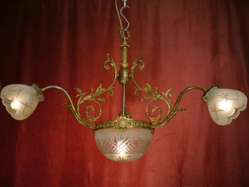 ausladende antike Lampe Messing für niedrige Räume gut geeignet