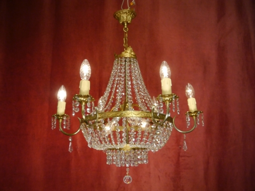 mittelgroßer Strass Kristall Korblüster mit Innen- und Aussenlicht